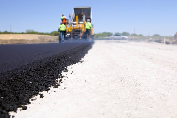 Best Driveway Paving Contractor  in Woodbourne, PA